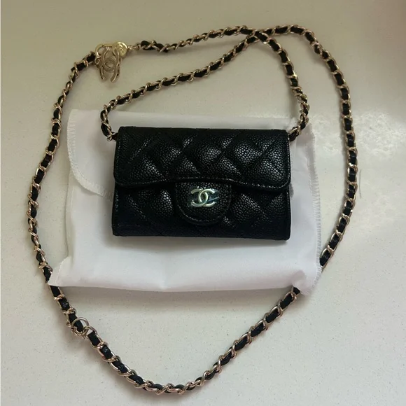 Mini Black WOC - Picture 2 of 9